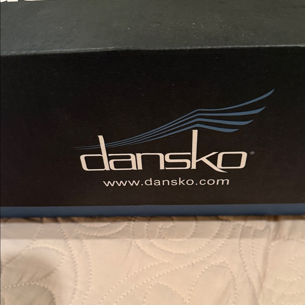 Dansko Professional Cabrio clogs black size 38
Never worn